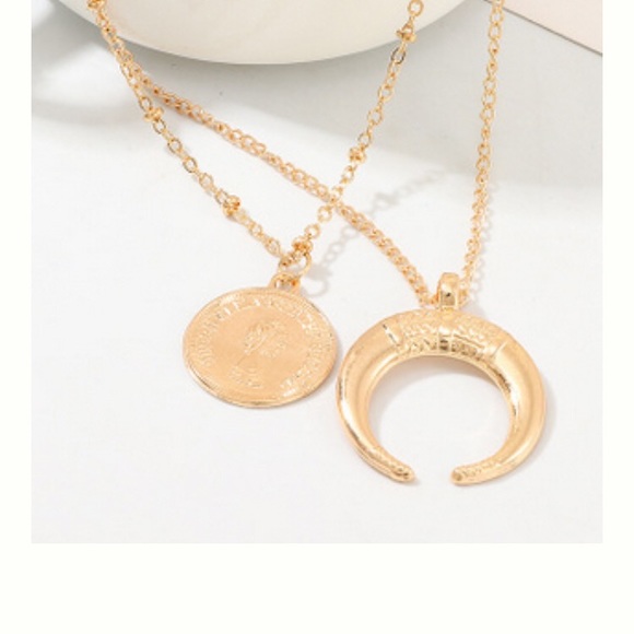 💕3/$30 Greta Artemis Layered Necklace - Picture 2 of 3